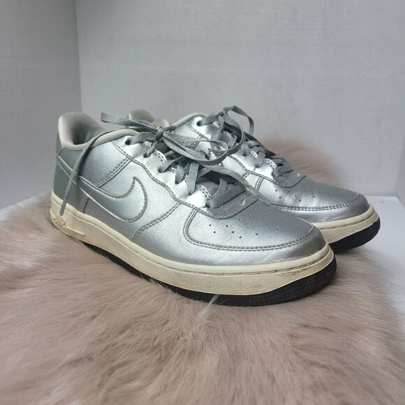 Nike Air Force 1 Liquid Metal Chrome Silver Sneakers 5 - Picture 1 of 10